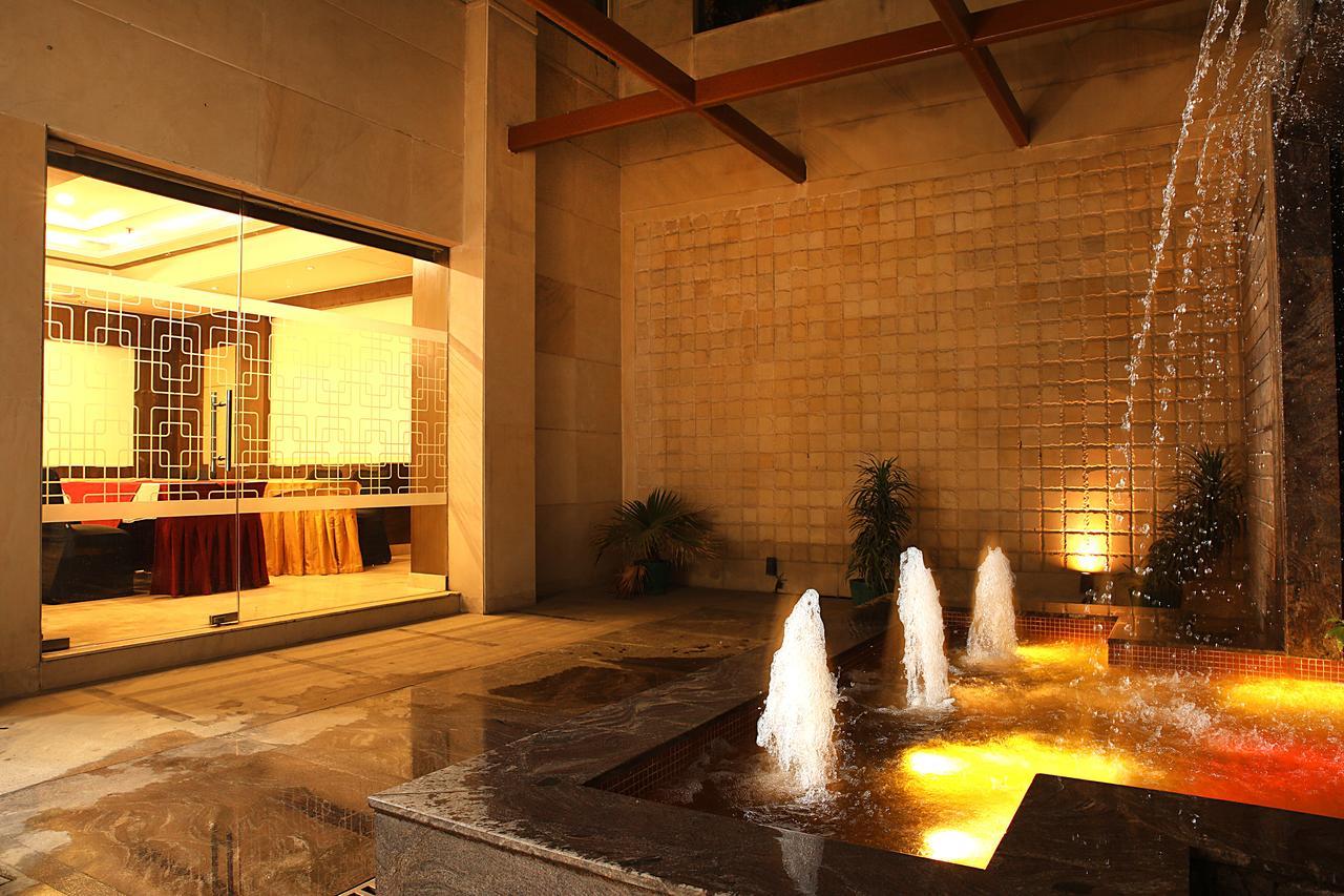 Inde Hotel Signature Tower غورغاون المظهر الخارجي الصورة